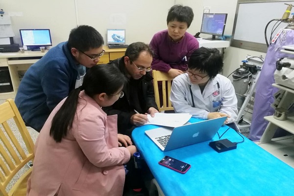 مشاوره پزشکی توسط دکتر مصلحی در چین