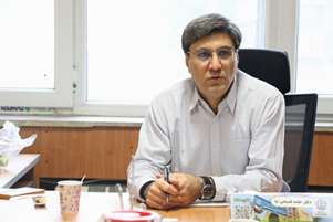 نشست هم‌اندیشی معاون پشتیبانی دانشکده پزشکی شیراز با مسئولین حضور و غیاب دانشگاه علوم پزشکی و خدمات بهداشتی درمانی شیراز