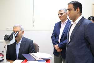 بازدید رئیس دانشکده پزشکی و هیئت همراه از گروه پاتولوژی دانشکده پزشکی