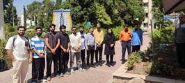 یک روز به عنوان مادر/ کاشت درخت با هدف بزرگداشت مادر در آیین دانشجویان بین الملل از کشور هند