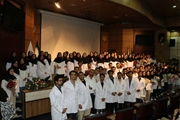 از نگاه دوربین/ آیین روپوش سفید دانشجویان پزشکی ورودی بهمن ماه 1401